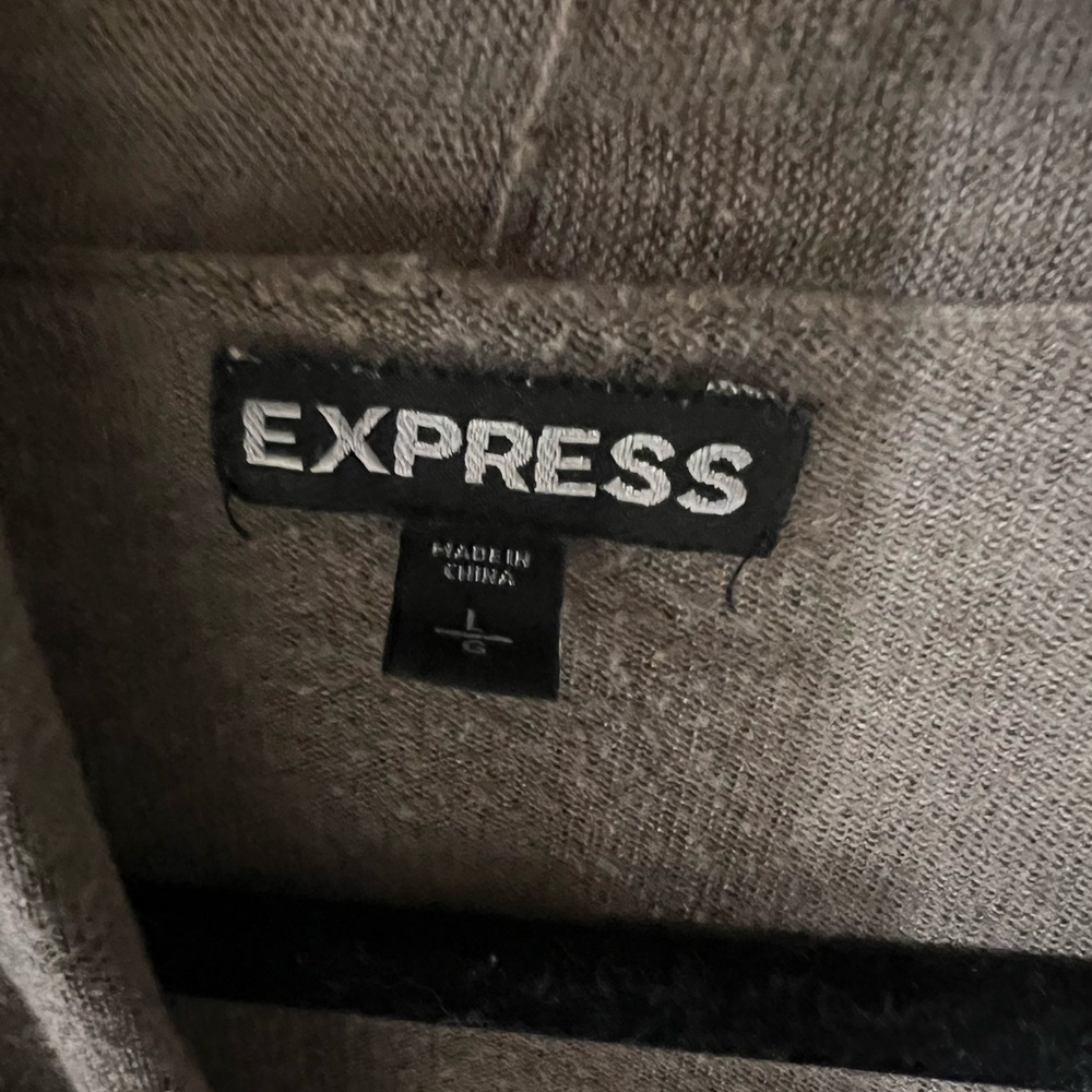 EXPRESS SLIM WOMANS VNECK SWEATER - Picture 3 of 3